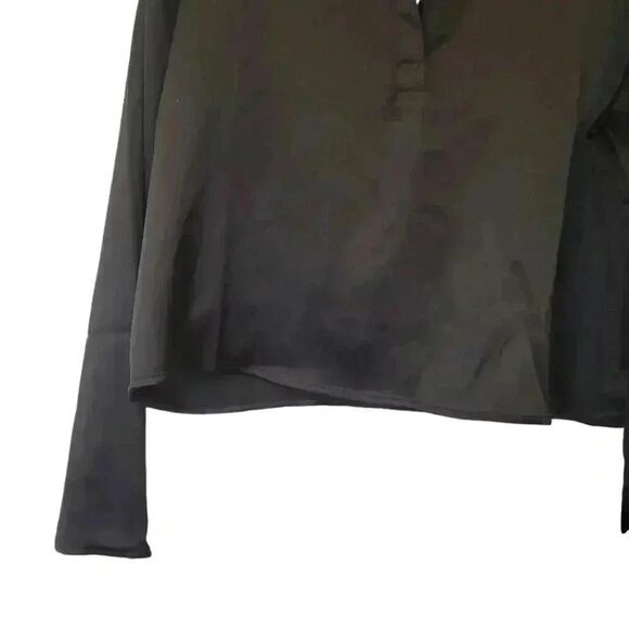 Pleione Women's Black Poly/Spandex Satin V-Neck Long Sleeve Cropped Pull Over To - Picture 8 of 10